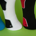 Sudore - i calzini neri degli uomini assorbenti, calzini atletici amichevoli eco- per gli adulti